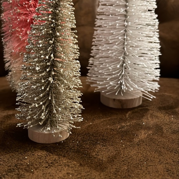 Glitter Christmas trees, wired Christmas trees on wooden platform - Picture 6 of 6
